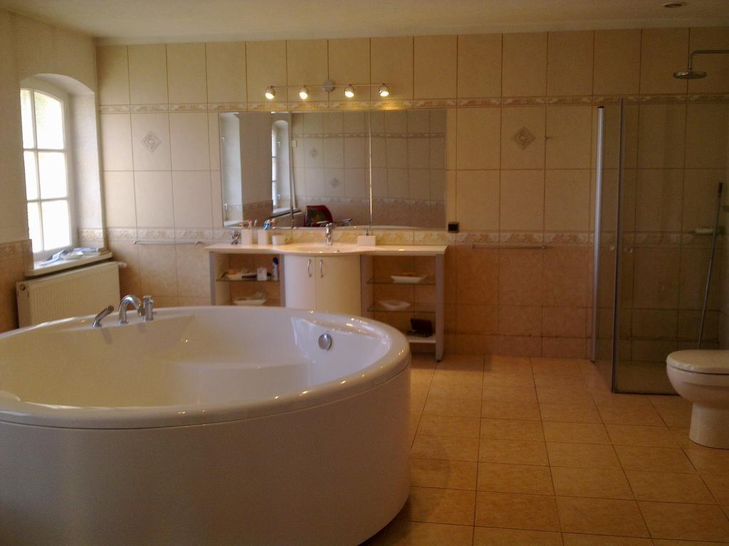 Figaro Villa Ventspils Szoba fotó